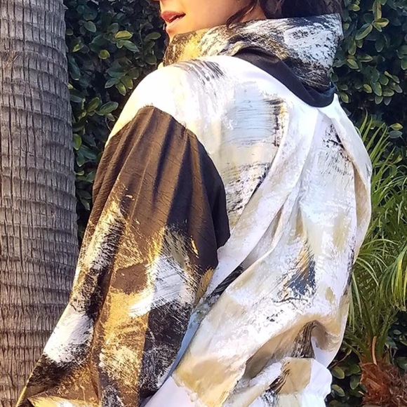 Vintage 1980’s hand-painted black and white nylon jacket - Picture 3 of 4